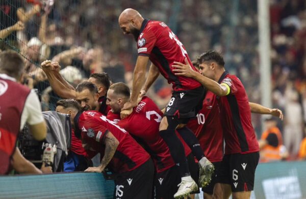 Shqipëria kryeson grupin me 13 pikë, Rama publikon statistikat: Këtë pamje se kemi parë kurrë! Falenderim për djemtë e Kombëtares