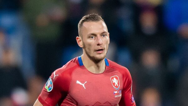 Mbrojtesi Coufal: Nuk duhet ta leme Shqiperine te godas nga distanca!