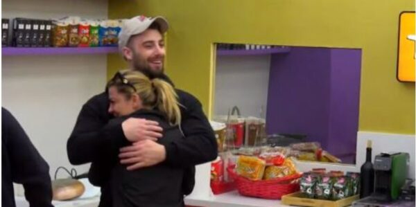 Nis romanca e parë brenda BBVIP 3? Rike Roçi dhe Meritoni Mjekiqi përgatisin të përqafuar ushqimin: Ma zbu…