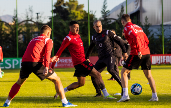 Kuqezinjtë “kamping” në Austri para Europianit, ja sa do të shpenzojë Kombëtarja