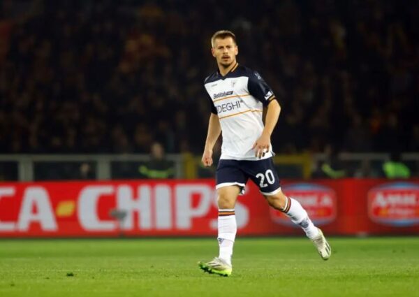 Kaos me Ylber Ramadanin, Seria A i bën të gjithë lëmsh me një karton të verdhë për mesfushorin shqiptar