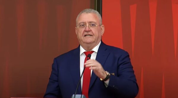 “Tani nis pjesa më e bukur, Gjermani po vijmë”- Presidenti Duka karikon kuqezinjtë: Jemi krenaria e shqiptarëve anembanë botës