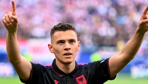 “Në Euro 2020 shërbente si kamerier”, Marca artikull Asllanit: “Motori” i Shqipërisë që do të sfidojë Spanjën