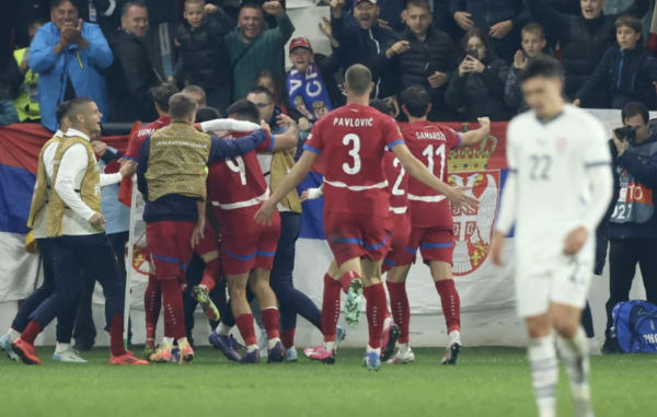 Zviceranët i bëjnë thirrje UEFA-s për dënimin e Serbisë: Ndëshkojini këta nacionalistë, vetëm krijojnë skandale
