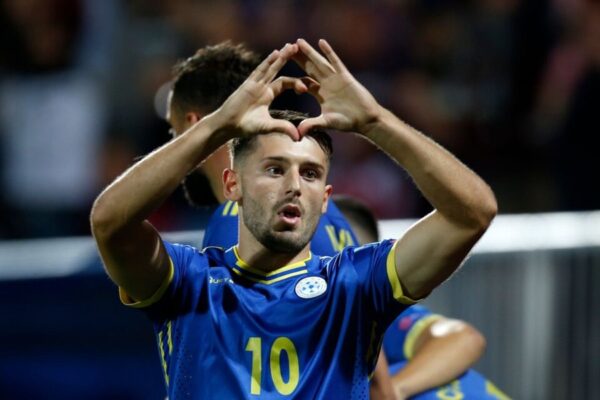 I hoqën numrin “10”, reagon Arbër Zeneli: Me Kosovën kam luajtur me zemër, po ekzagjerohet