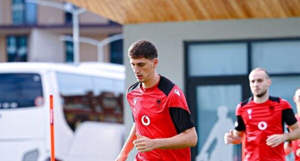 Marash Kumbulla paralajmëron çekët: Jemi gati, forca Shqipëri