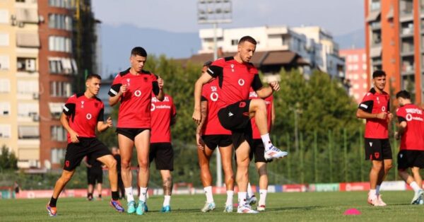 Hoxha titullarë dhe Bajrami si 10-tësh, Sylvinho projekton formacionin ndaj Gjeorgjisë