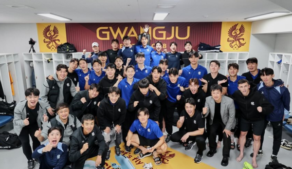 Jasir Asani duket se “ka pushtuar” gadishullin korean, festë “e papërmbajtshme” e klubit