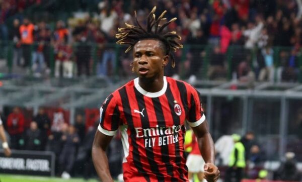 VIDEO/ Milani me 10 lojtarë mposht Udinesen, “Djalli” merr 3 pikë të arta dhe barazon Interin në renditje