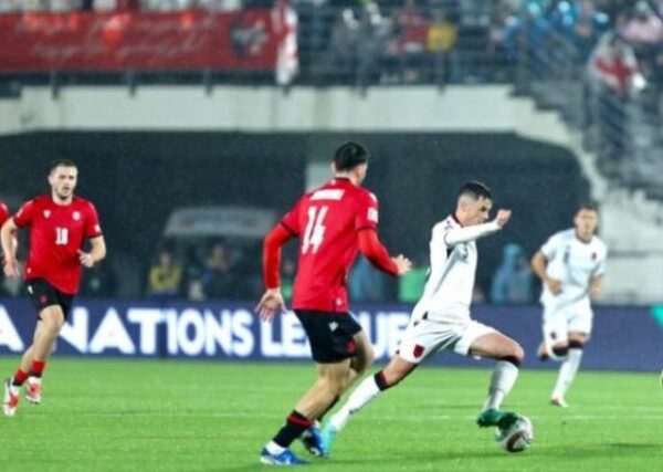 Kombëtarja shqiptare ka pësuar gol shtatë ndeshje radhazi, ja çudia me mbrojtjen kuqezi kundër Gjeorgjisë