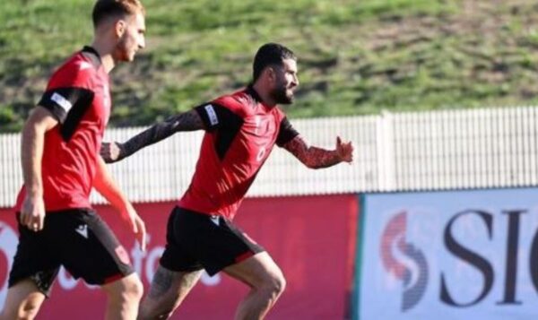 FOTO/ “Kërcënim” nga stërvitja, Elseid Hysaj gati për Çekinë