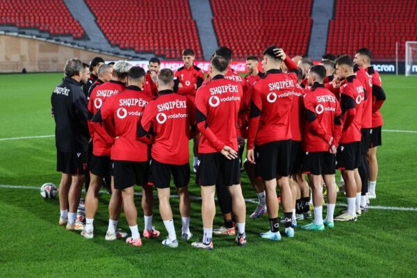 VIDEO: Kombëtarja mbyll përgatitjet në “Mikheil Meskhi” për ndeshjen ndaj Gjeorgjisë