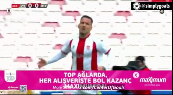 LIVE/ GOOOOOOOOL! Kthehet nga dëmtimi dhe shënon menjëherë, Rei Manaj bën ligjin te Sivaspor