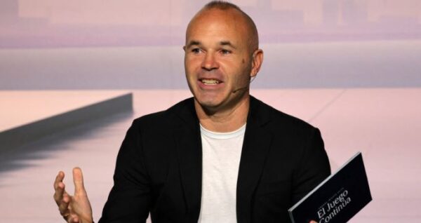 Andres Iniesta nis aventurën e re në futboll, si… trajner