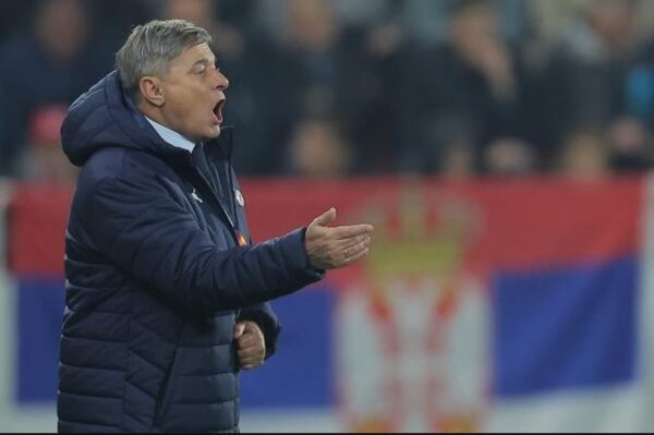 “Dikush të ma shpjegojë se nuk e kuptoj”, trajneri i Serbisë kritikon tifozët e vet: Duhet të edukohen pak