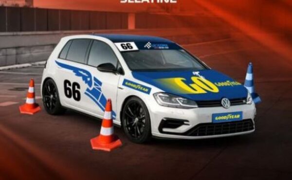 Dy gara në auto sllallom, e shtuna automobilistike në Sllatinë