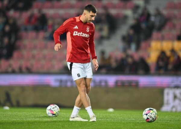 Indrit Tuci lë fushën i dëmtuar