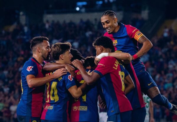 LIVE ALAVESH-BARCELONA/ Nuk di të ndalet Levandovski, sulmuesi polak plotëson tripletën në 45 minutat e para (VIDEO)