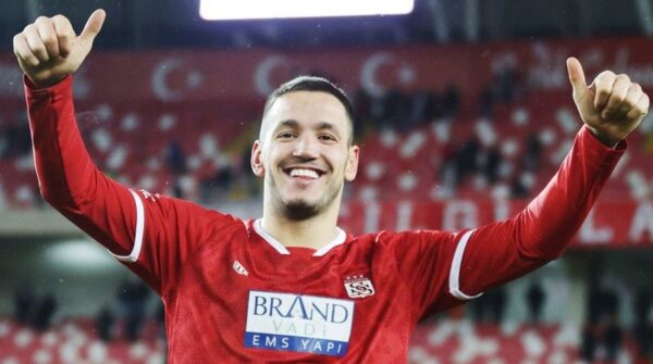 Rey Manaj rrezikon edhe sfidat e nëntorit , trajneri i Sivasspor “alarmon” stafin e Kombëtares – FokusNews.al