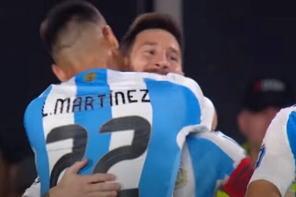 ​Messi shkëlqen me hat-trick në fitoren e thellë të Argjentinës