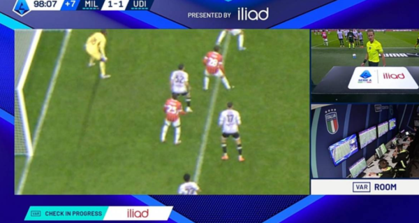 VIDEO/ Udineze shënoi në minutën e 95, por VAR-i shpëton “djallin”! Milani fiton edhe me 10 lojtarë