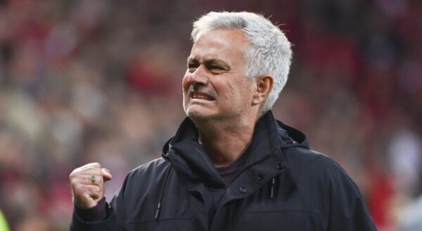 Murinjo batuta përpara duelit me “Djajtë”: Mund ta fitoj ende titullin me Mançester Junajtid