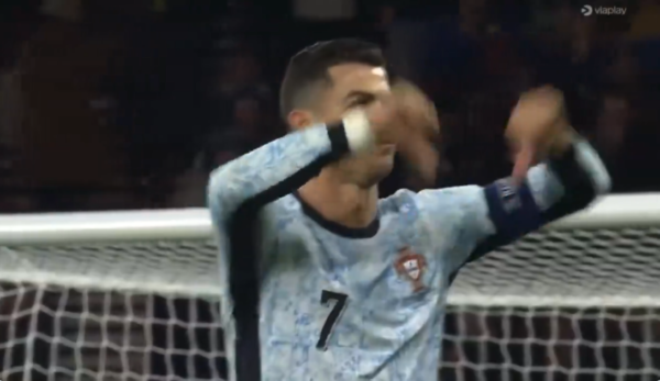 VIDEO/ Arbitri “çmend” Ronaldon, ylli portugez shfryn nervat shpërthen me gjeste kundër gjyqtarit