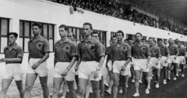 Rrugëtimi i Kombëtares shqiptare: Nga ndeshja kundër një ushtrie deri te arenat e mëdha botërore