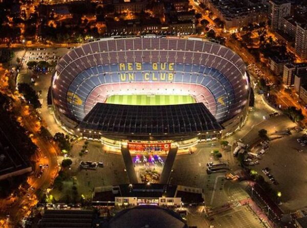 Stadiumi “Camp Nou”, ja kur kthehet Barcelona në “fole”