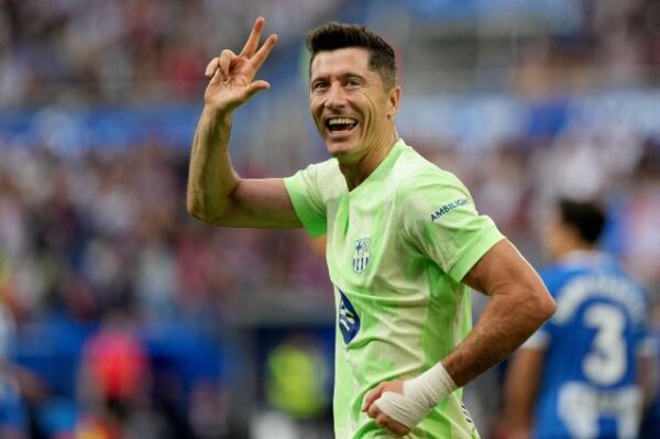 Super Lewandowski, Barcelona rikthehet te fitorja në kampionat