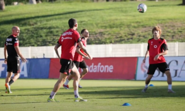 Sylvinho e fton përsëri në stërvitje “Modriçin shqiptar”