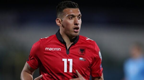 E PAPRITUR/ Myrto Uzuni largohet nga grumbullimi, Sylvinho e zëvendëson me “yllin” e Spartës së Pragës