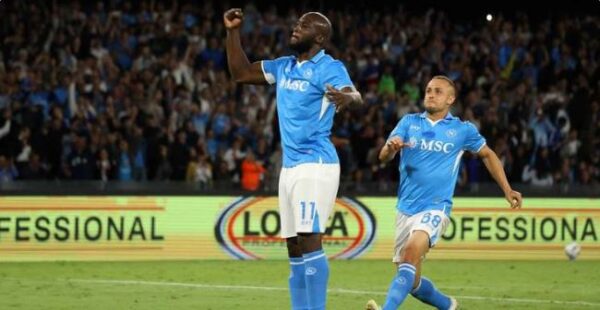 VIDEO/ Blerjet e verës dhurojnë spektakël te Napoli, Lukaku protagonist me gol dhe dopietë asistesh