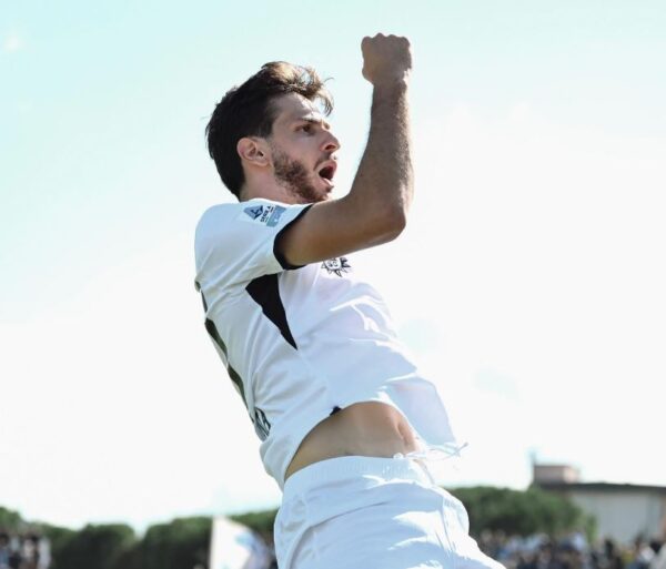 VIDEO/ Kvara bën heroin për Napolin, skuadra e Kontes mposht Empolin dhe merr kreun e Serisë A