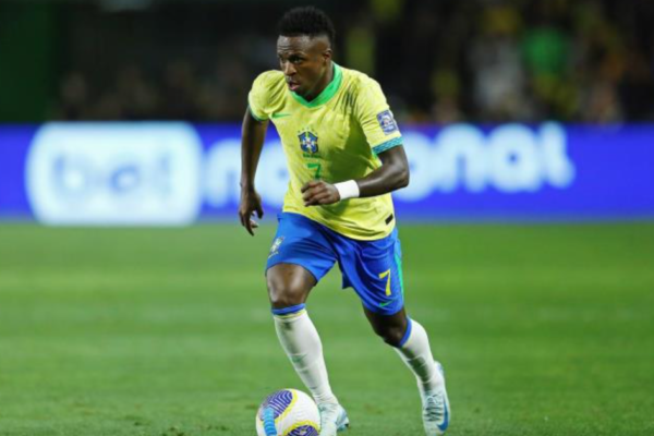 E bujshme/ Presidenti në Brazil i kërkon trajnerit të përjashtojnë Vinicius dhe yje të tjerë nga Europa te Kombëtarja: Askush nuk është Romario