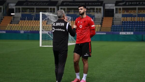 E BUJSHME/ Rikthimi pritet nga momenti në moment, trajneri jep lajmin e madh për Armando Brojën