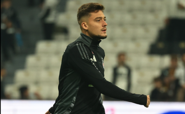 Besiktas mposhtet në “Derbin e vogël” të Stambollit, Muçi lojtari më i vlerësuar i “Shqiponjave”