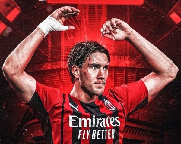 Shkëmbim spektakolar: Vlahovic bëhet Rosoner, ylli i Milanit te Juve